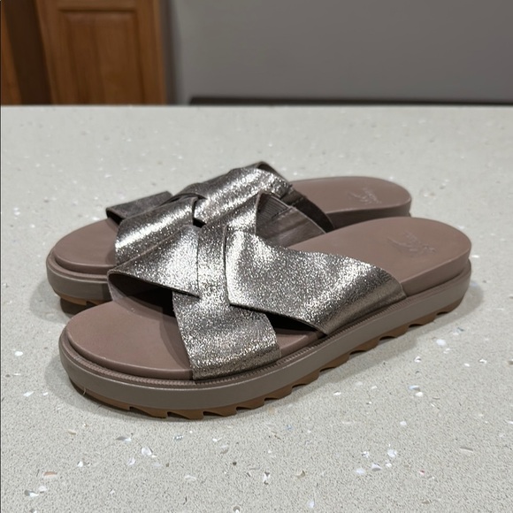 Stylish Metallic Slide Sandals - Picture 1 of 5